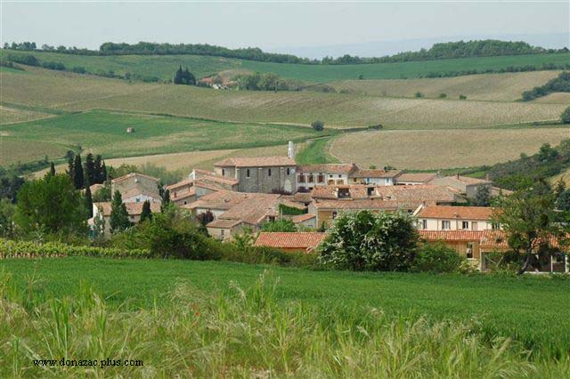 Donazac village